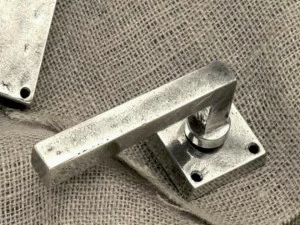 GIARA Бронзовая ручка Quadra