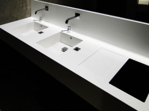 Столешница для умывальника в HIMACS