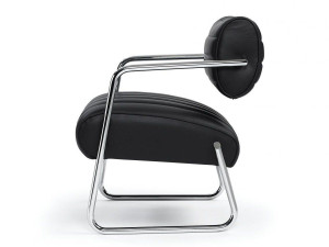 Кресло с подлокотниками