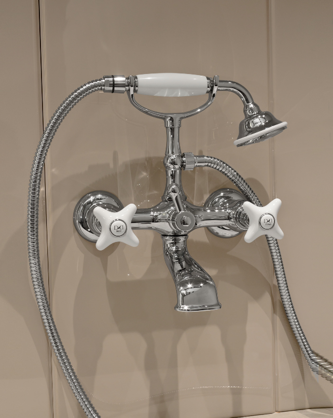 UTWR733 Кран для ванны настенный White Rose Devon&Devon  - Вид №1