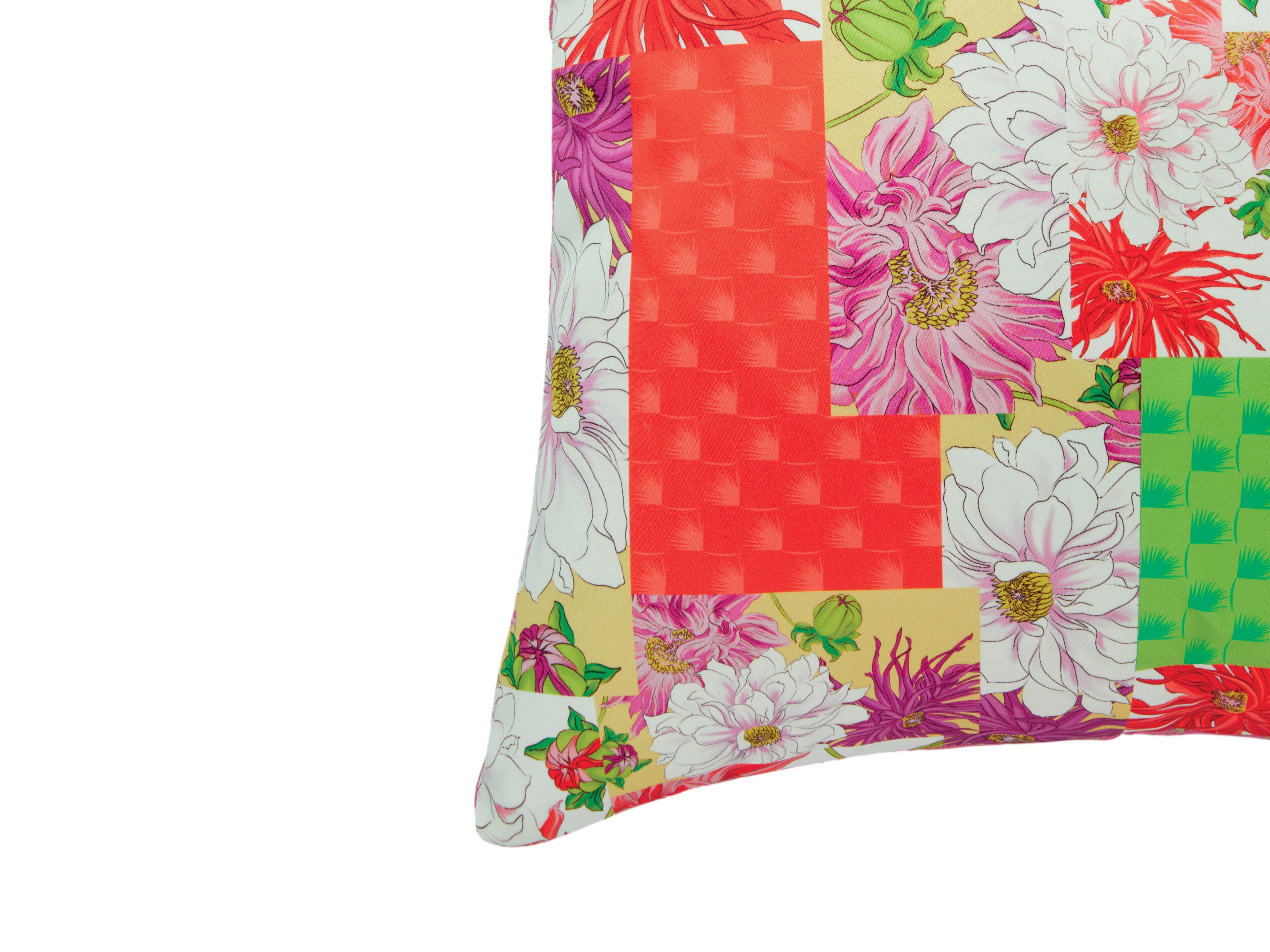Квадратная подушка из ткани с цветочным рисунком K-3 Hana Pop ARCH-00088054 - Вид №3