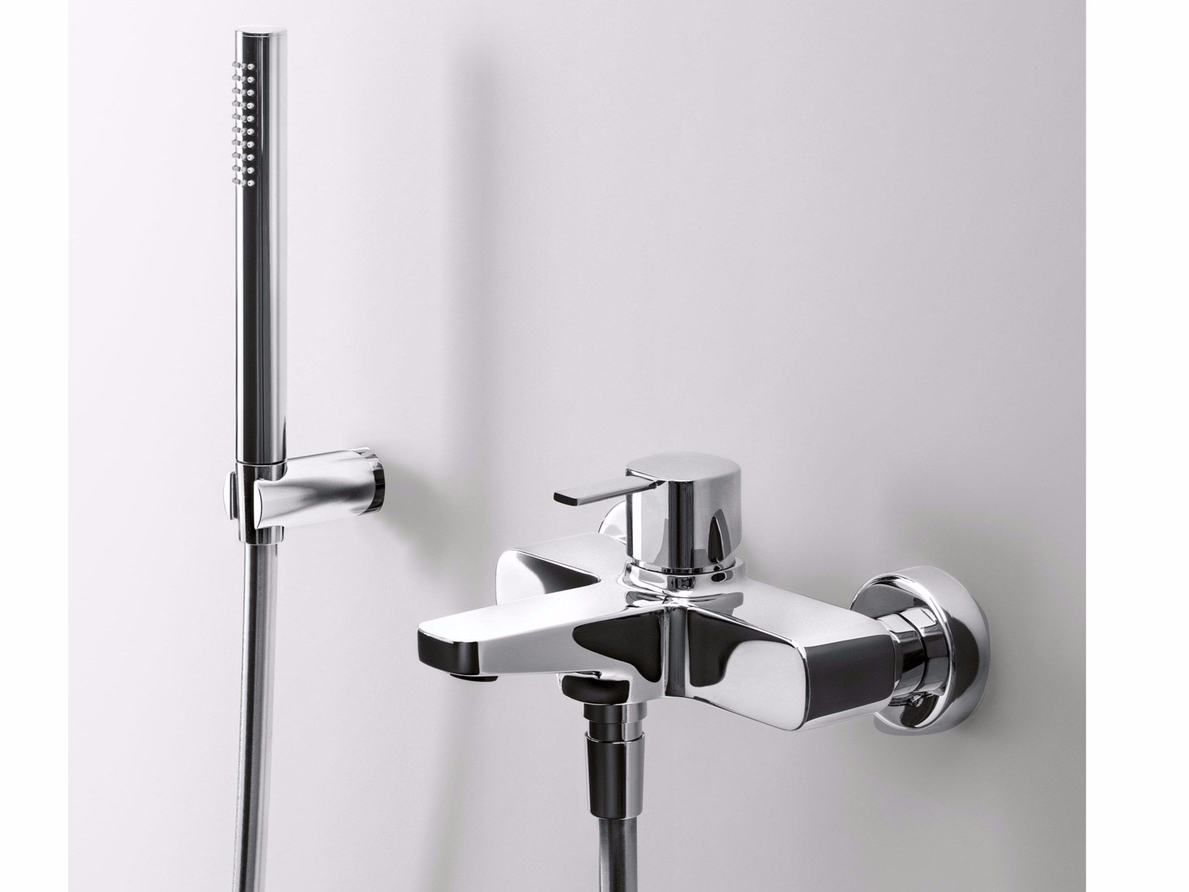 Настенный смеситель для ванны с ручным душем Fantini Rubinetti Lamè ARCH-00060285