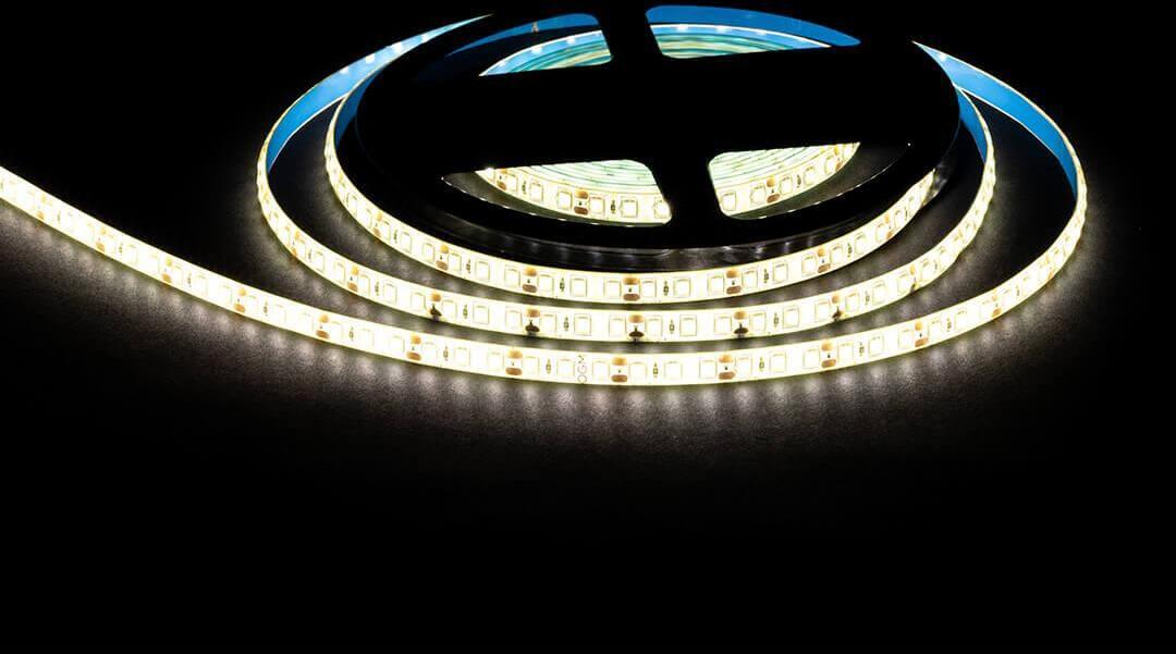 LSE-260 Светодиодная лента 9,6W/m 120LED/m 2835SMD дневной белый 5M OGM