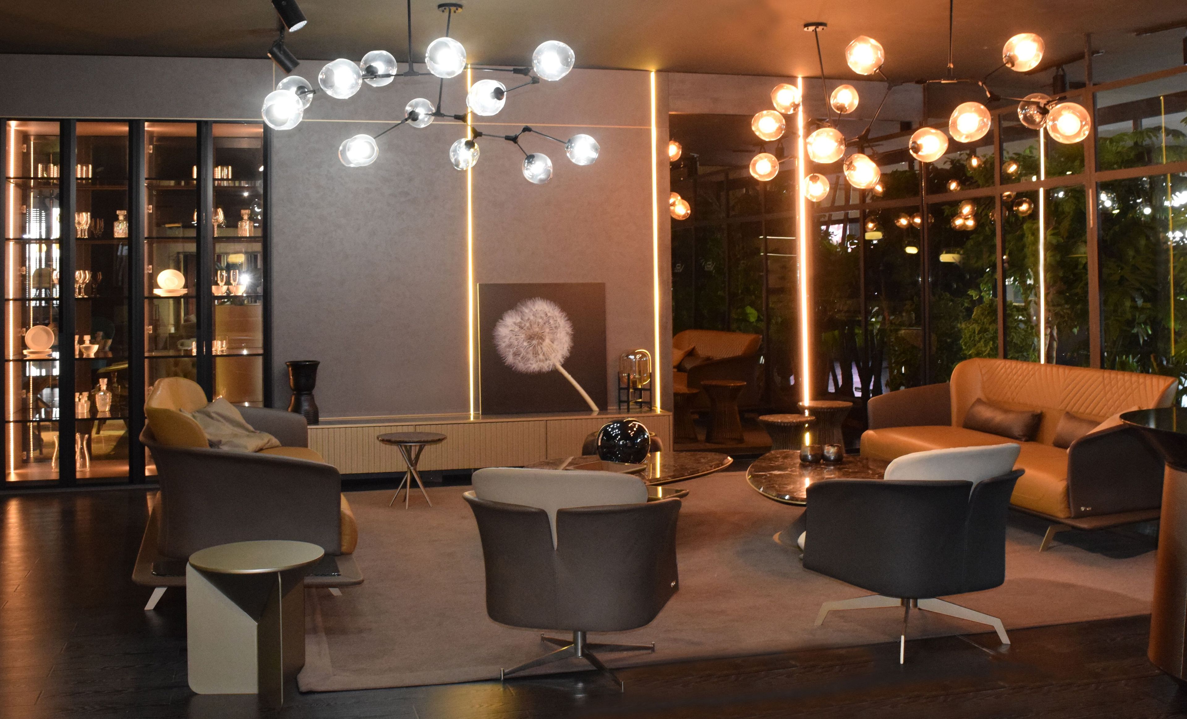 Витрина из дерева и стекла со встроенным освещением ABLE LUXOR ARCH-00023552 - Вид №6