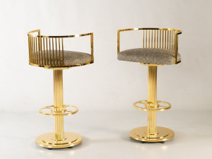 Высокий стул с мягким сиденьем