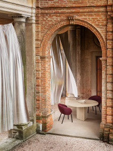 Травертин круглый обеденный стол