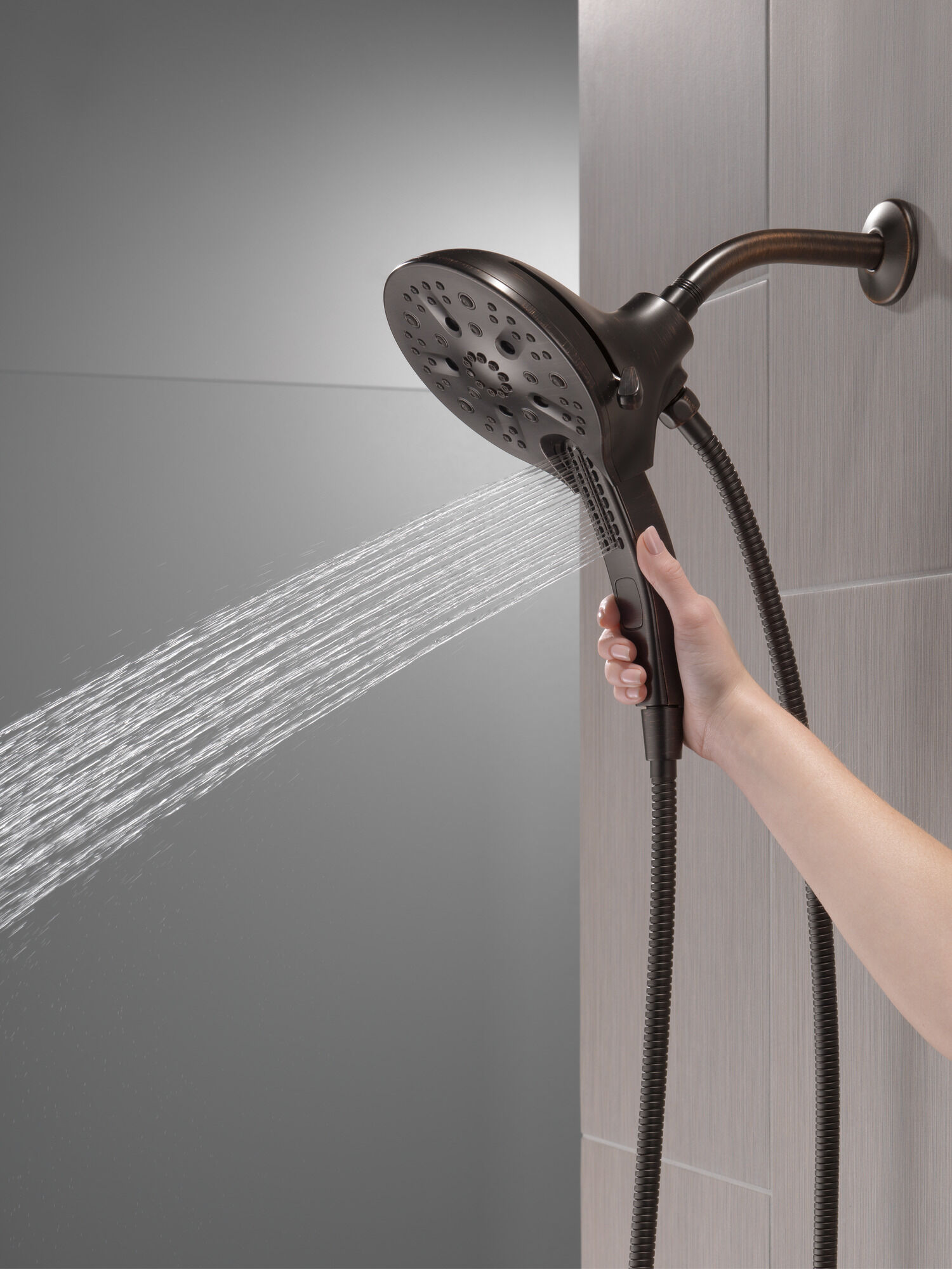 58620-RB25-PK In2ition® H2Okinetic® Душ два в одном с 5 настройками Delta Faucet Universal Showering Венецианская бронза  - Вид №4