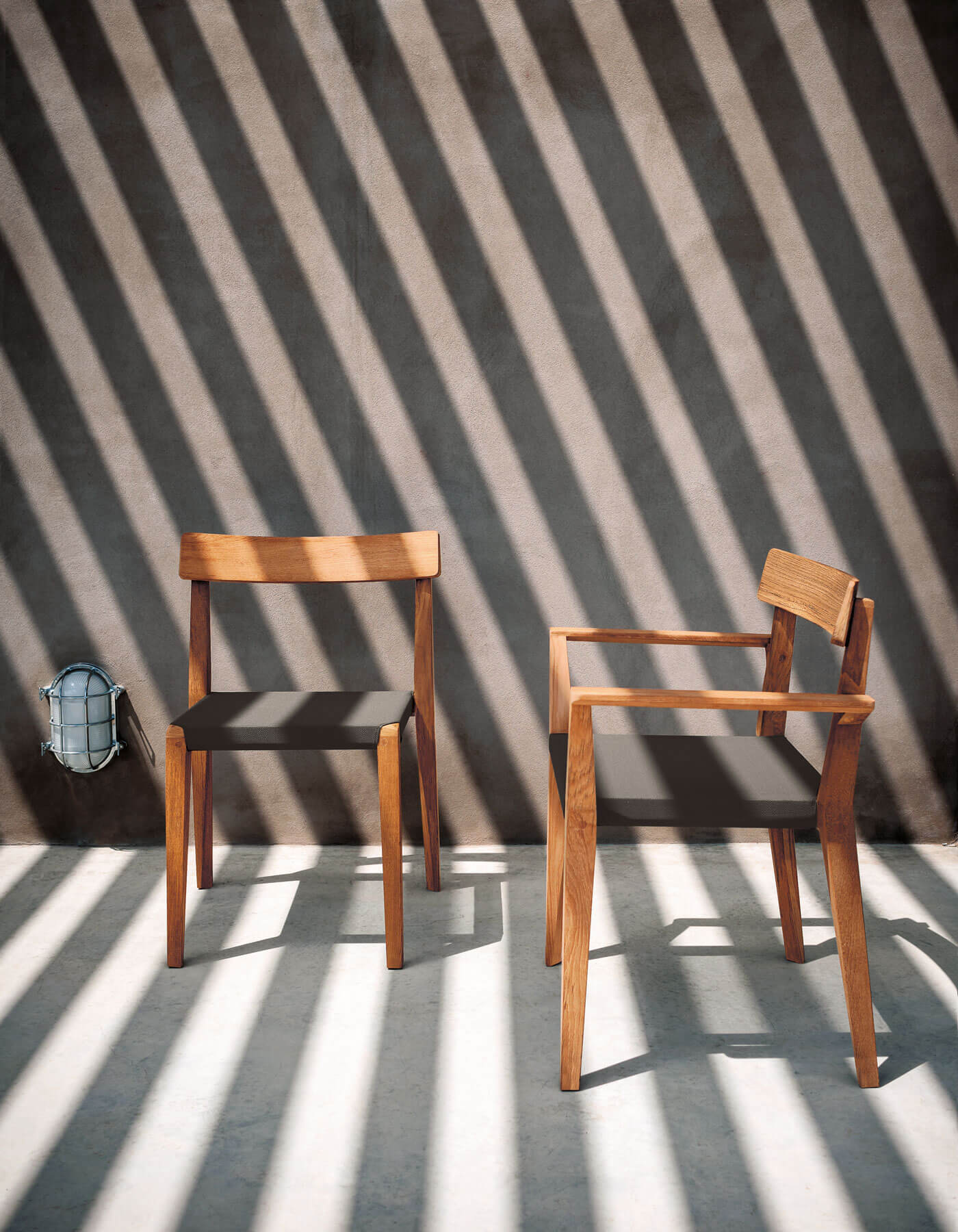 Стул для сада из тикового дерева с подлокотниками RODA Teka ARCH-00128968 - Вид №1