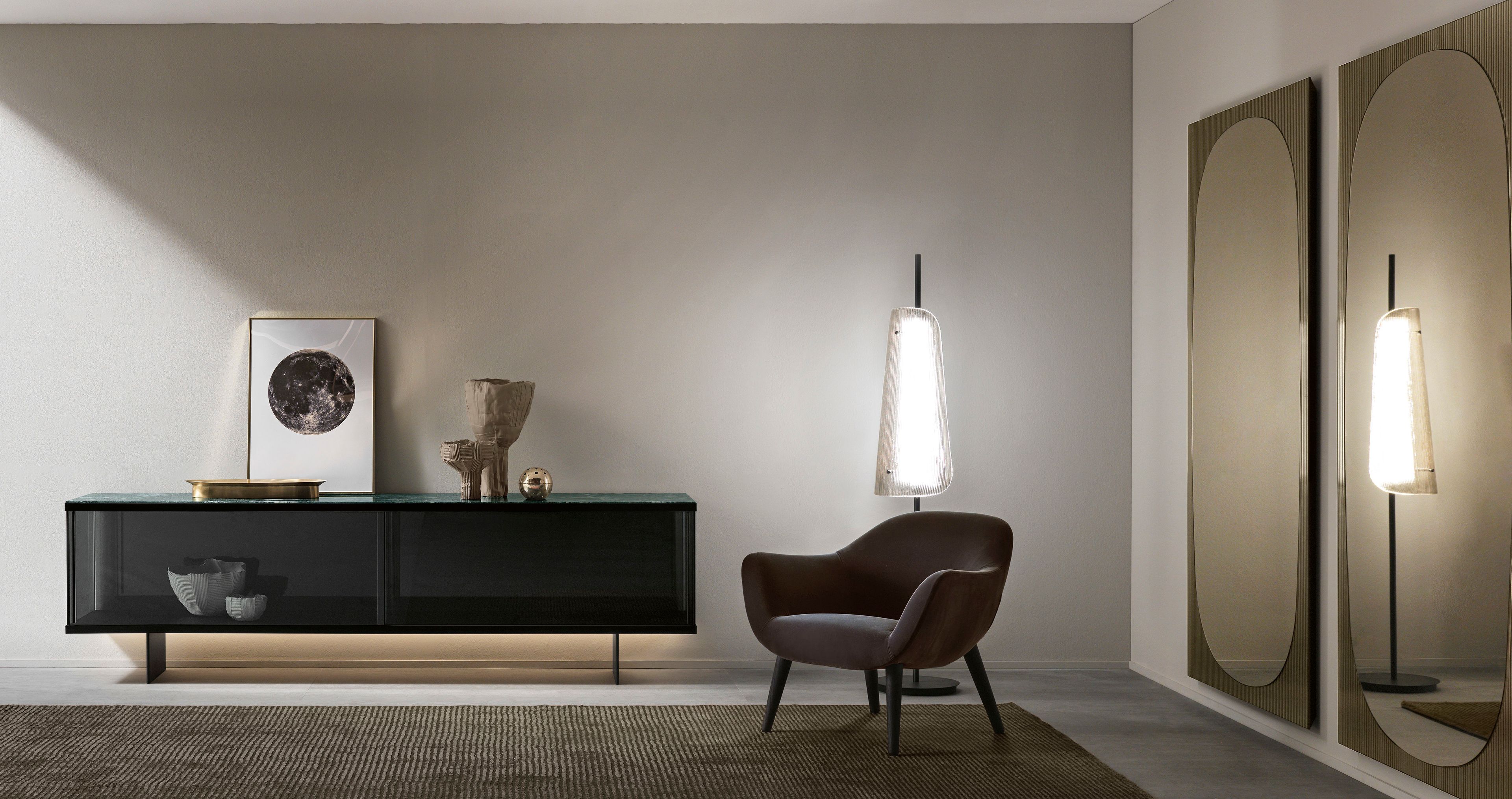 Стеклянный шкаф с раздвижными дверями со встроенным освещением Tonelli Design Ист-Сайд ARCH-00126040