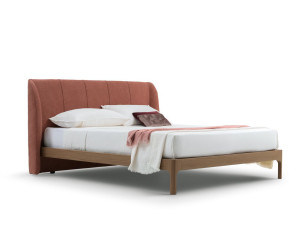 Кровать с мягким изголовьем