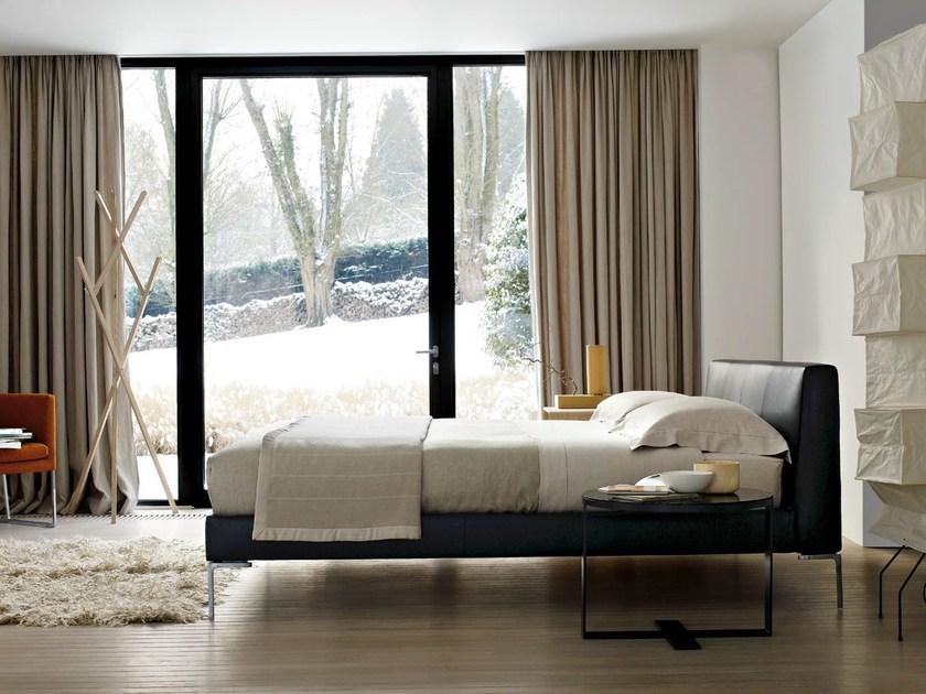 B&B Italia Двуспальная кровать из ткани с мягким изголовьем Charles sun-id-1457410 - Вид №1