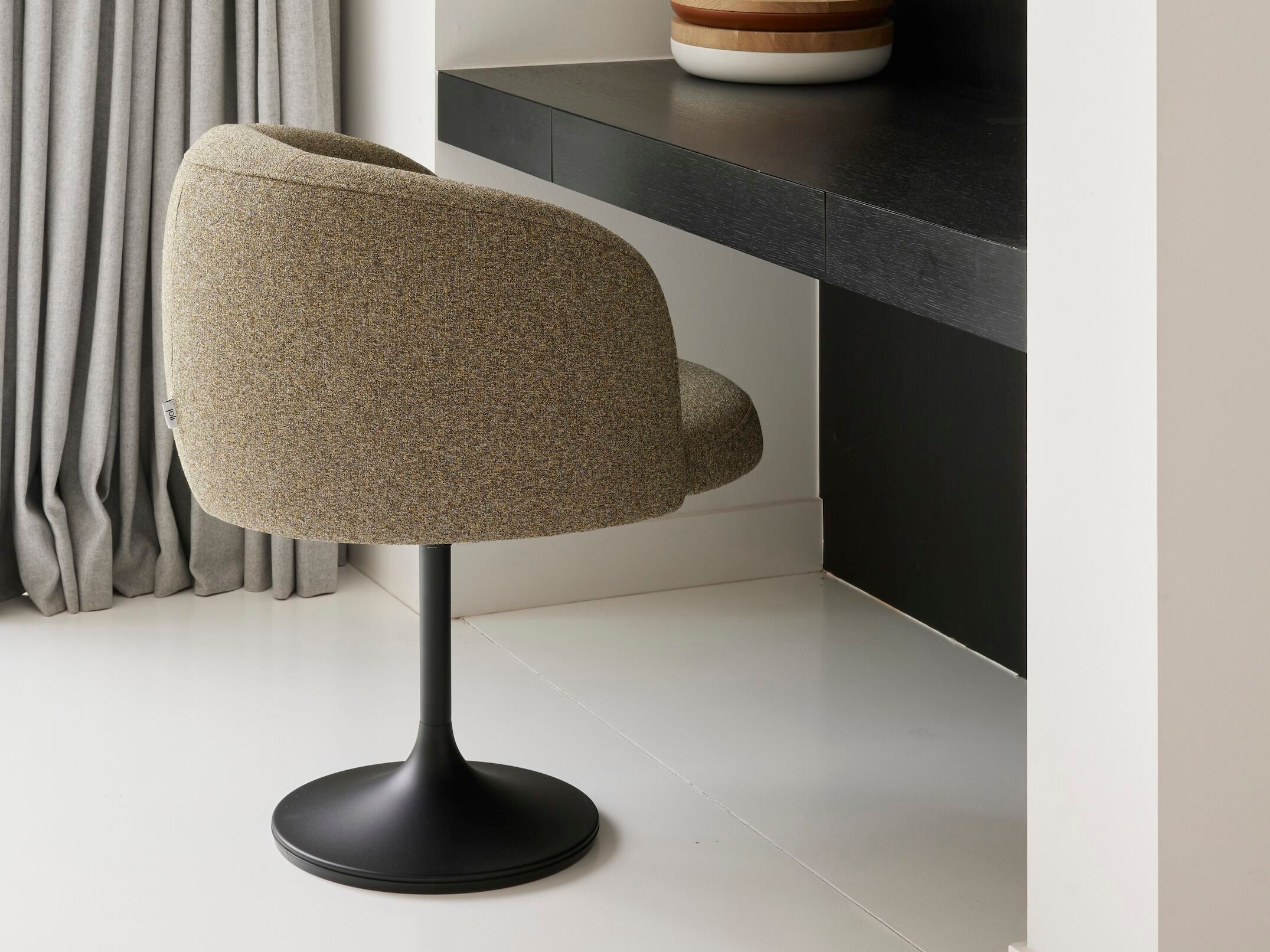 Мягкий стул из ткани Joli оливковое дерево ARCH-00097713