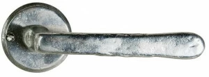 Dauby Металлическая ручка на розетке Pure® 8531