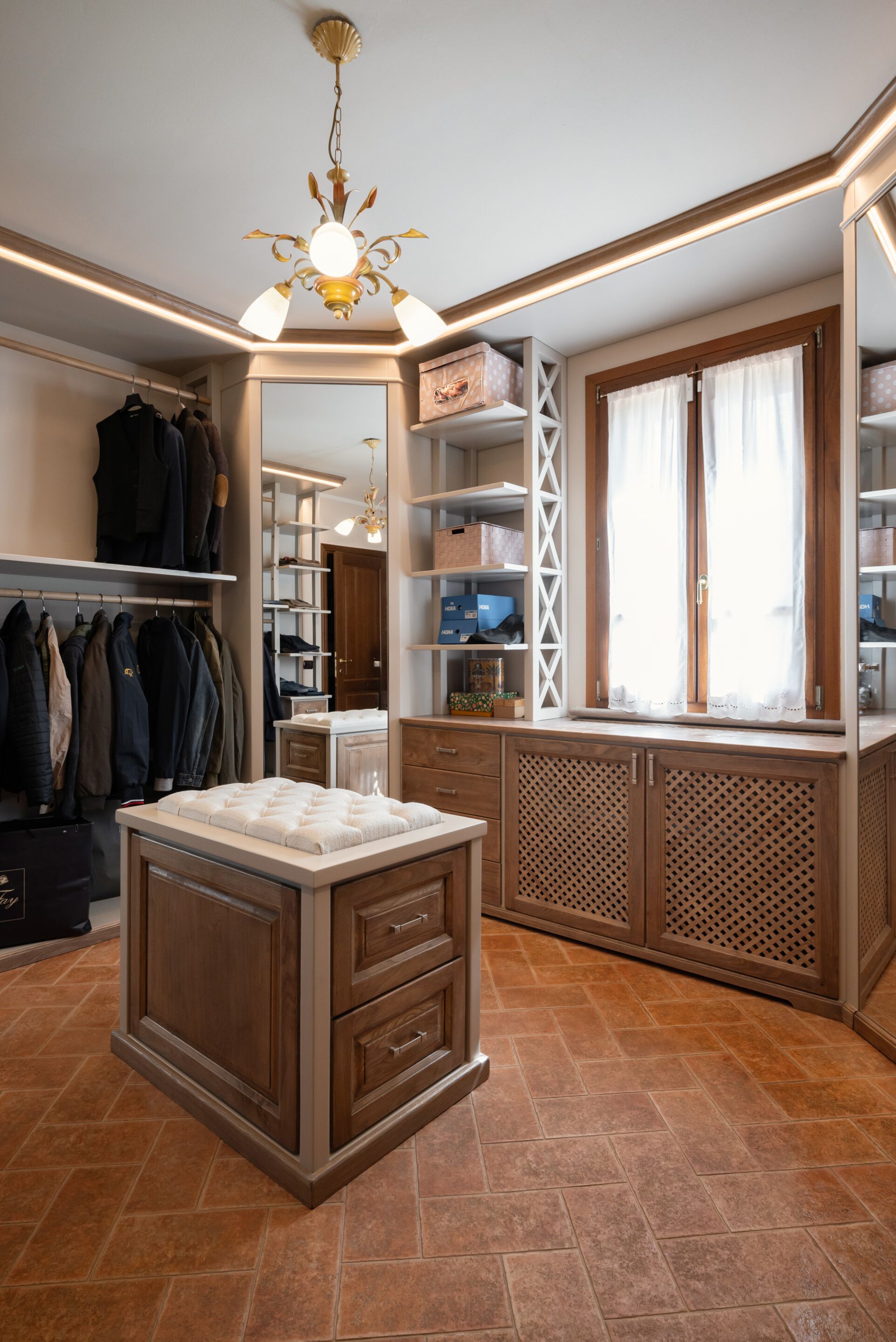 Шкаф из массива дерева на заказ GH LAZZERINI Cabina armadio 3 ARCH-00016630