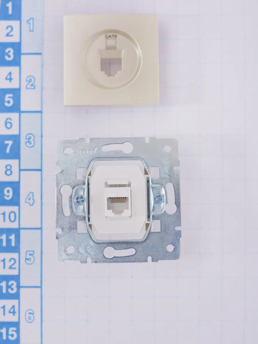 VESNA Розетка компьютерная Cat 6 жемчужный LEZARD 742-3088-140 - Вид №8