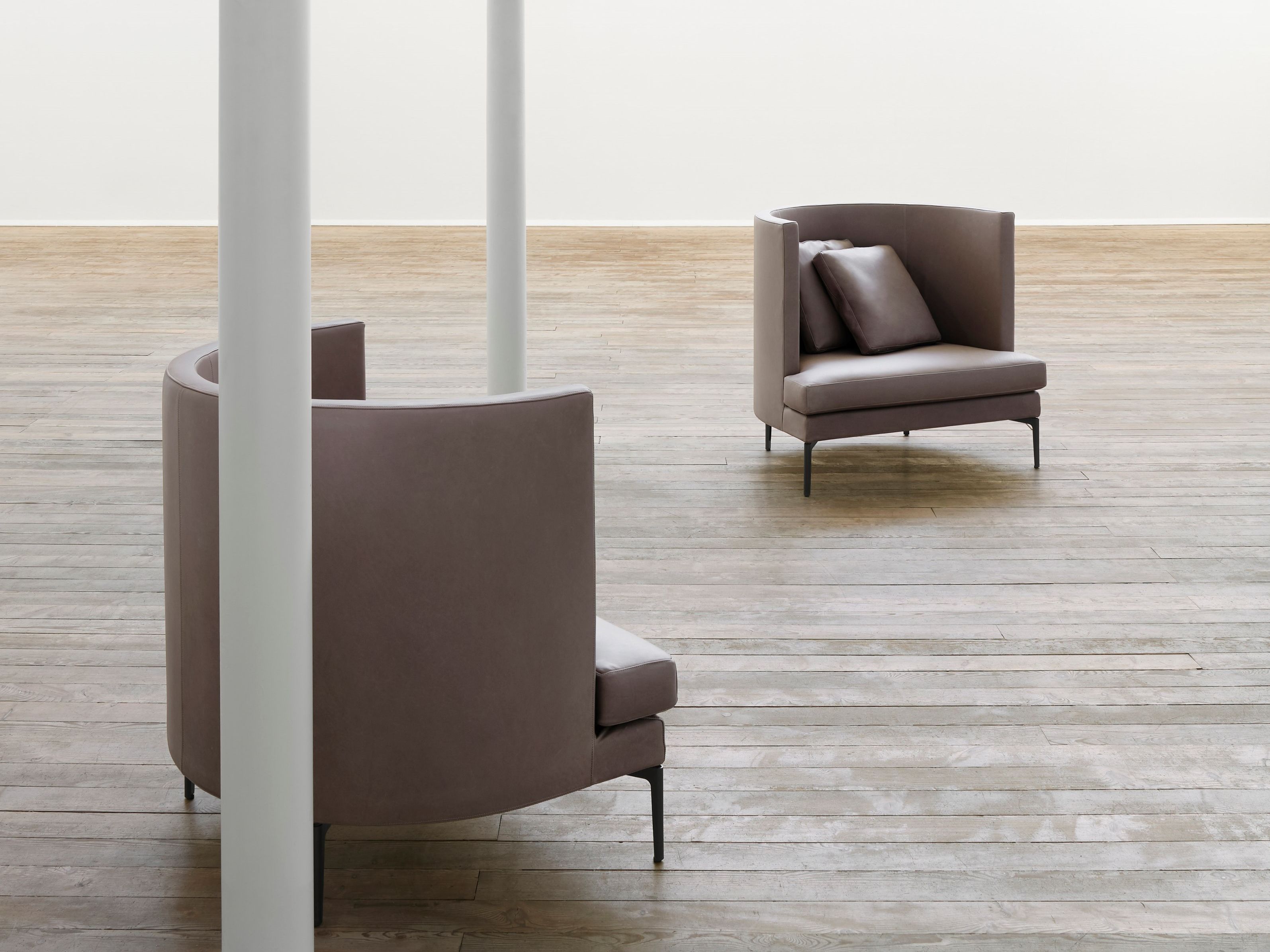 Кожаное кресло с подлокотниками Living Divani клан ARCH-00141459 - Вид №4