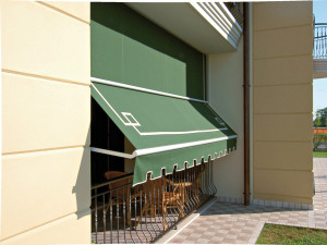 Навес с боковыми направляющими с ручками