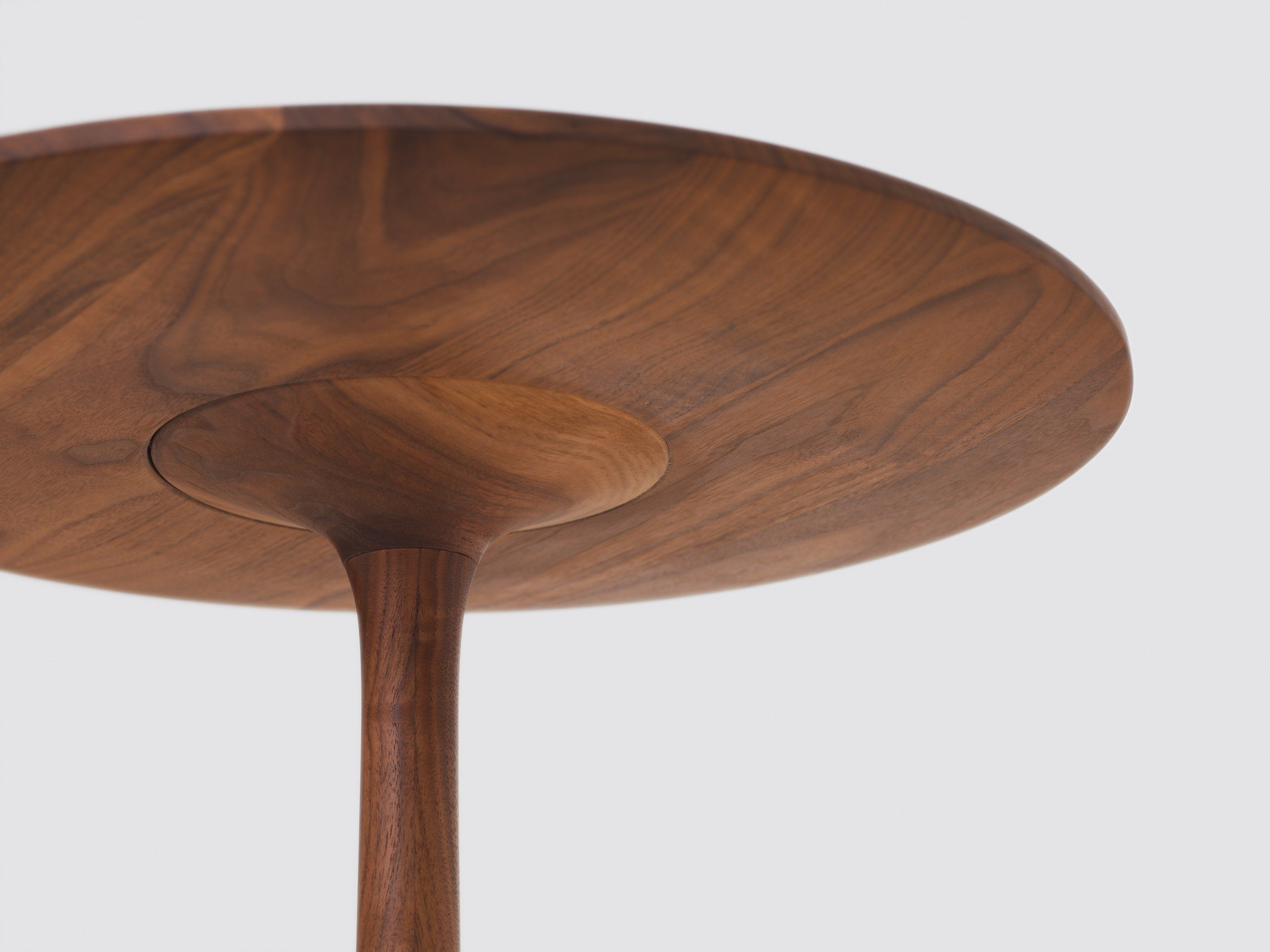 Деревянный круглый низкий журнальный столик ZEITRAUM Turntable ARCH-00104009 - Вид №11