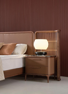 Прямоугольная прикроватная тумбочка с кожаной обивкой