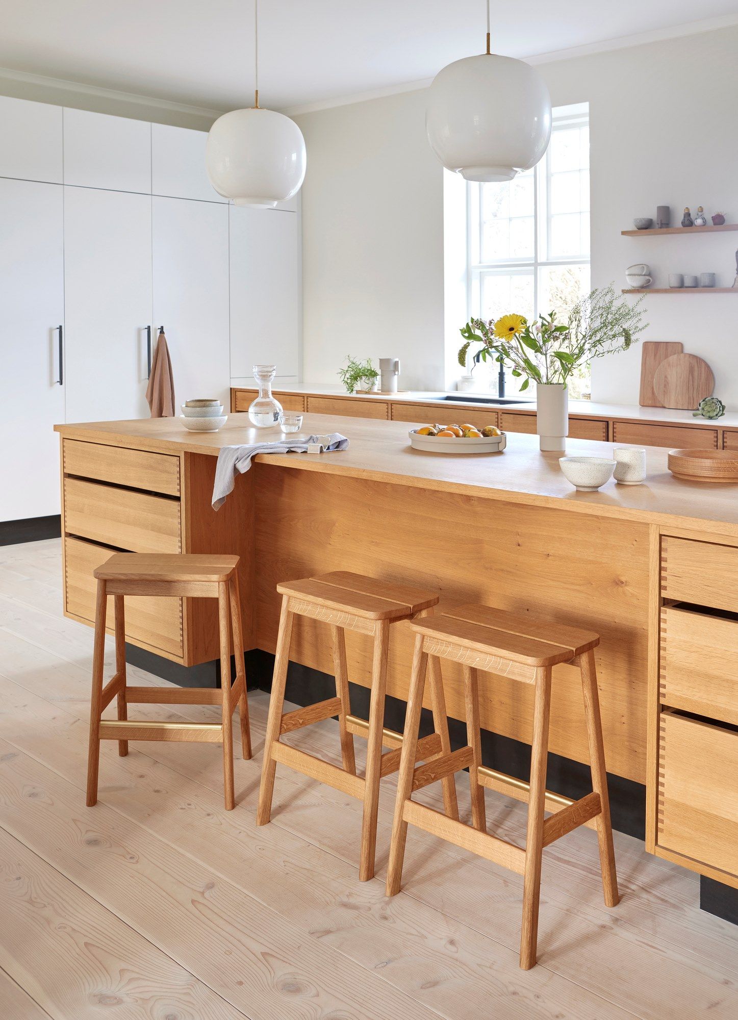 Низкий складной стул из дуба Form & Refine Angle ARCH-00152547 - Вид №2