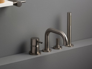 Встраиваемый смеситель для ванны с 4 отверстиями