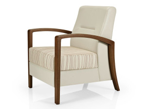 Кресло с подлокотниками