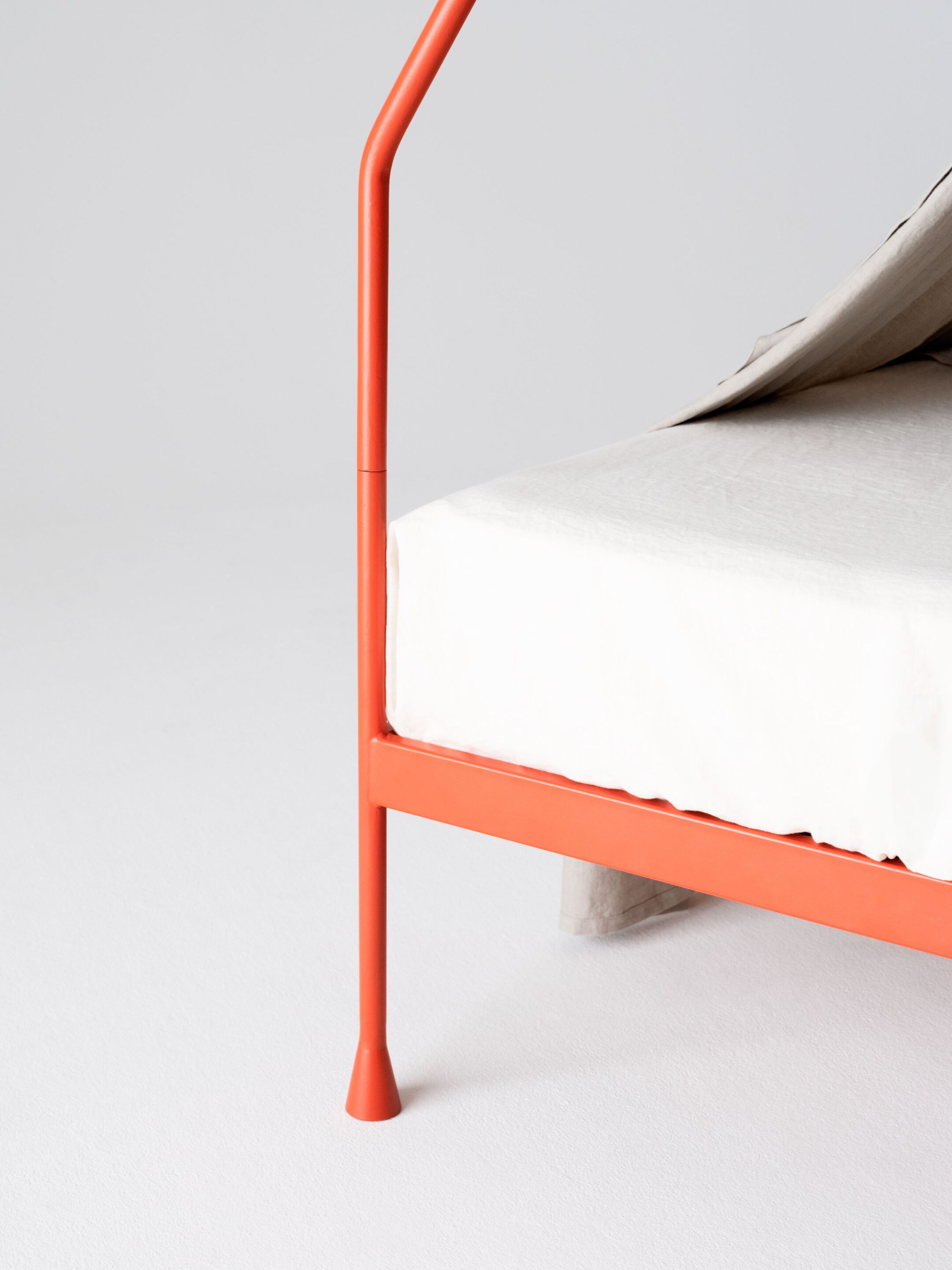 Двуспальная кровать из кованого железа с мягким изголовьем Lispi VETTA ARCH-00085027 - Вид №8