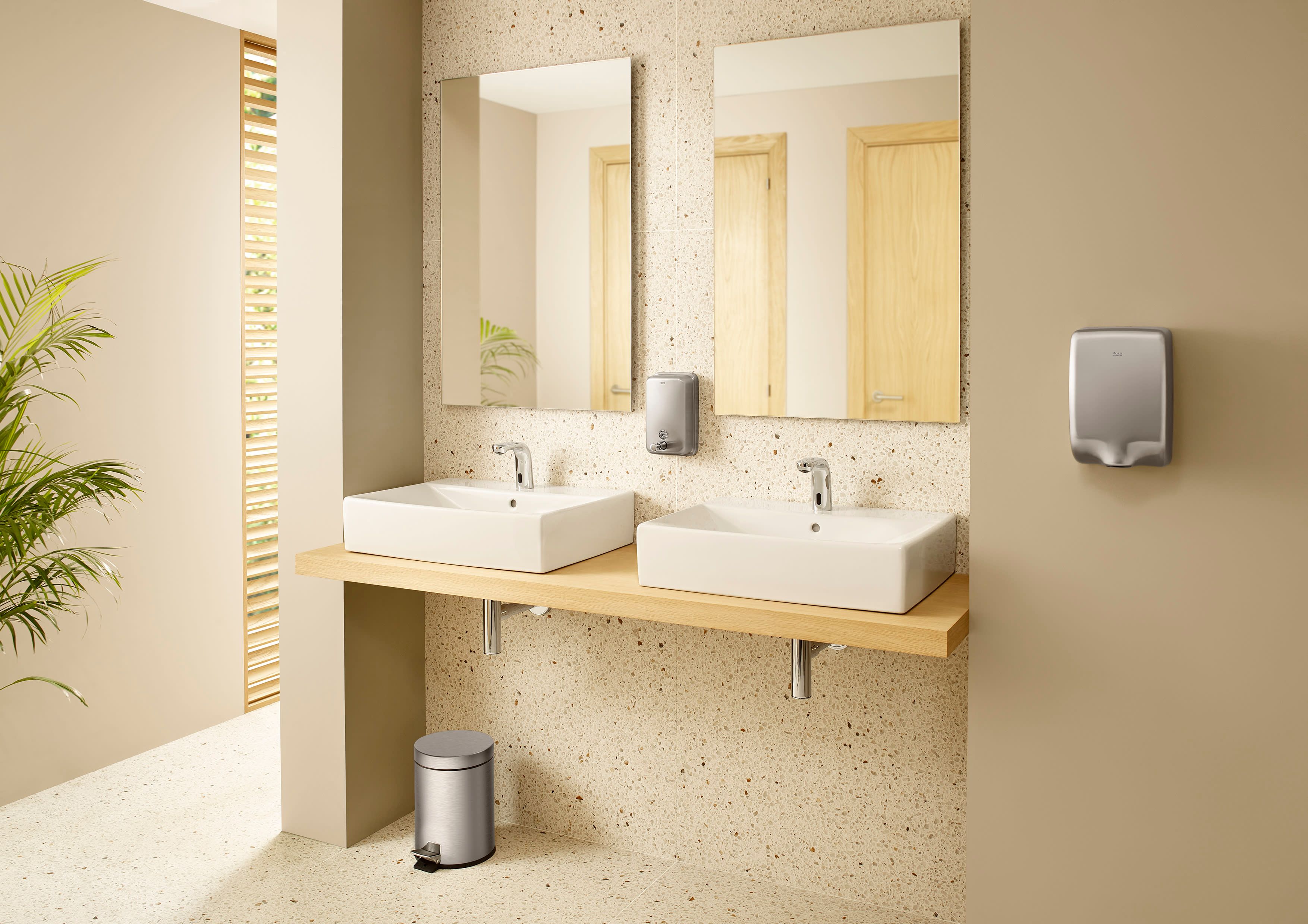 Электронный смеситель для раковины из хромированной латуни Roca L20 ARCH-00004883 - Вид №1