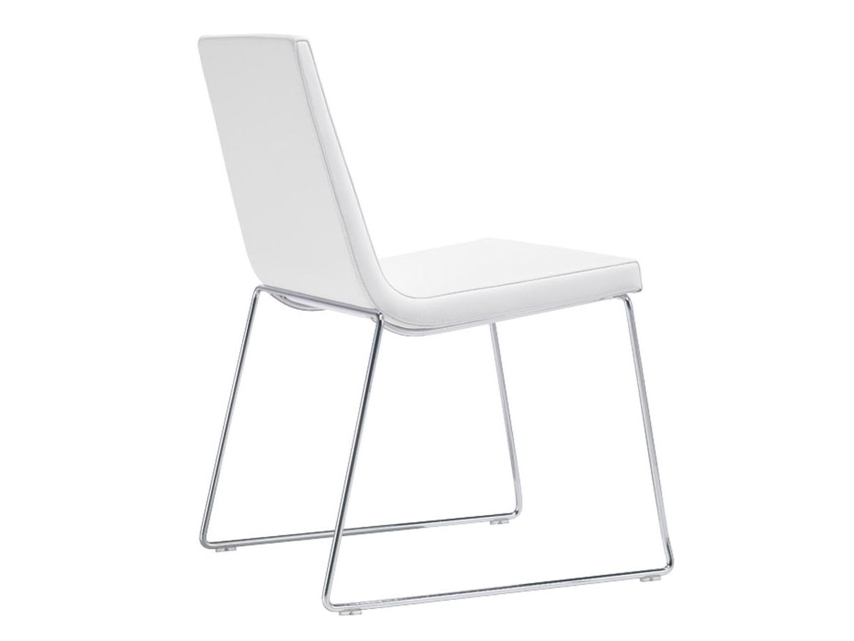 Штабелируемый стул с мягкими салазками Andreu World Линейный комфорт ARCH-00023404 - Вид №1