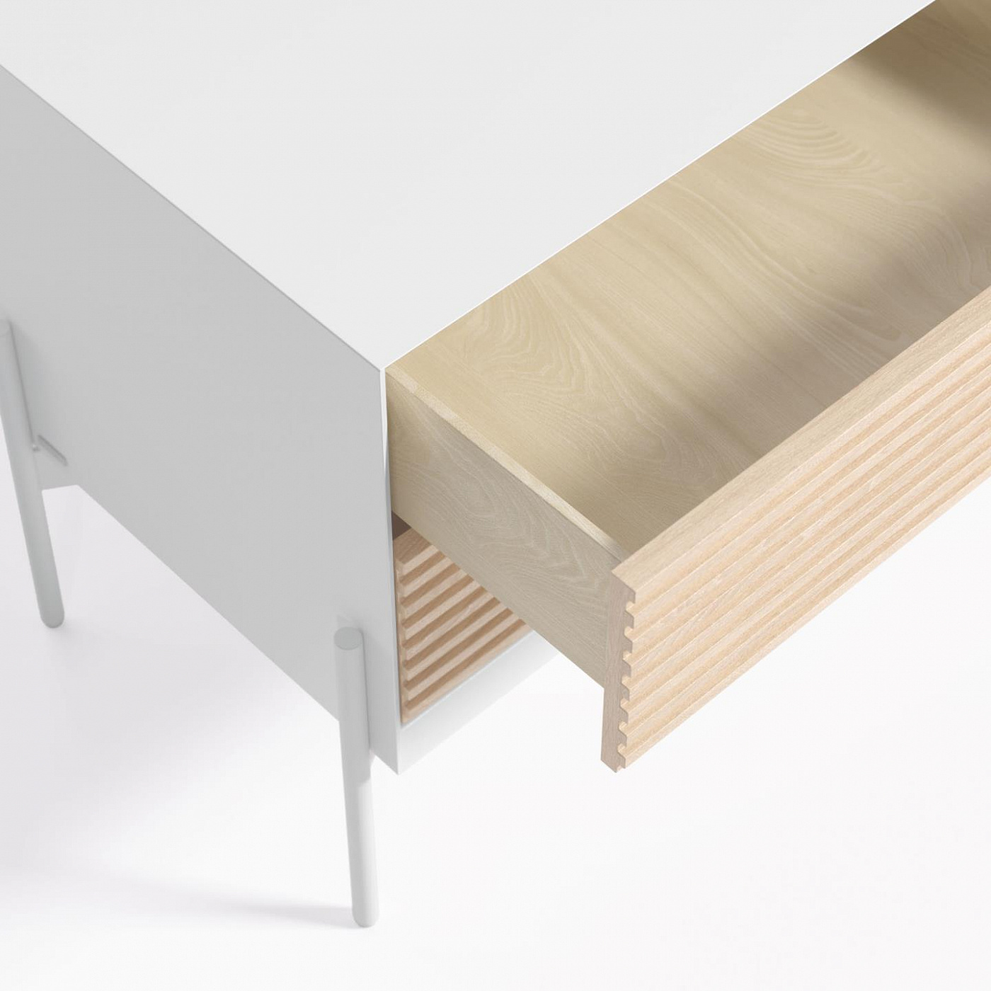 107630 Прикроватная тумбочка из ясеня с белым лаком 64 x 54 см La Forma Marielle 