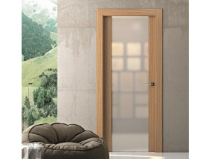 Деревянные и стеклянные распашные двери