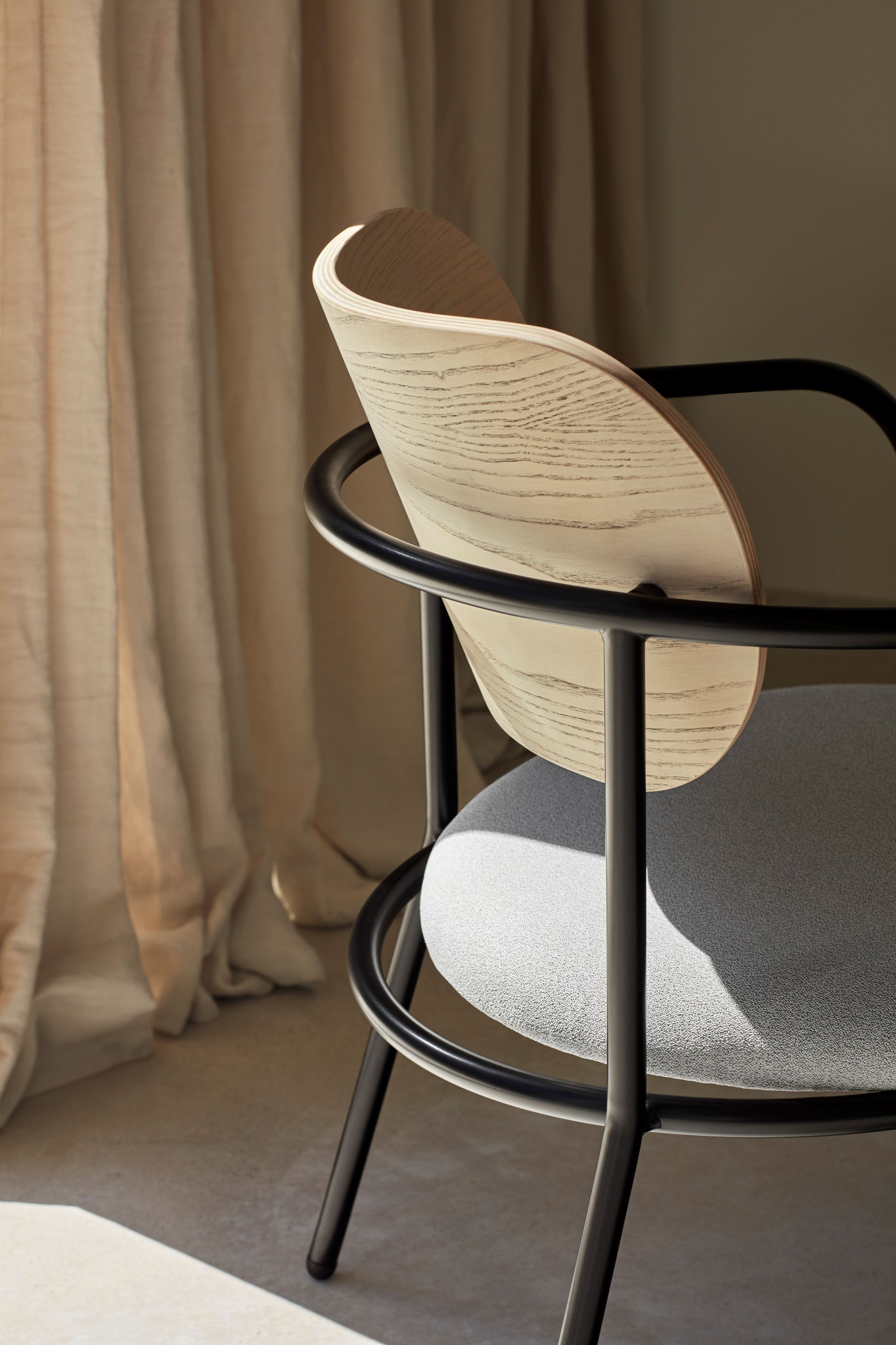 Металлическое кресло с мягким сиденьем TEULAT Eclipse ARCH-00150639 - Вид №22