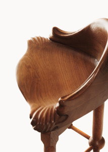 Табурет из массива дерева