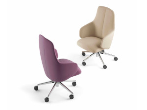 Офисное кресло руководителя