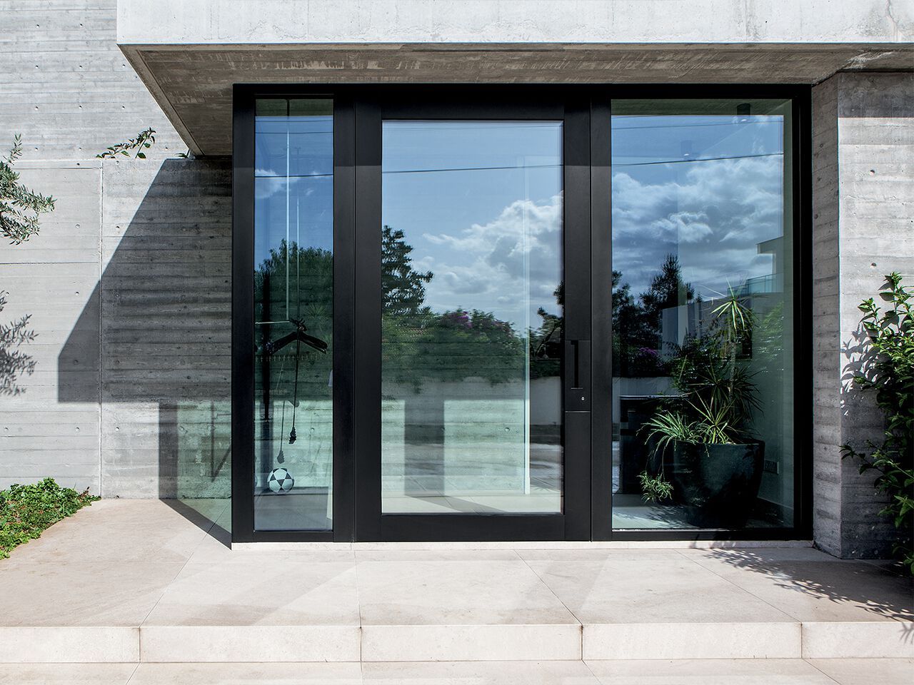 Застекленная входная дверь Oikos Nova ARCH-00029972