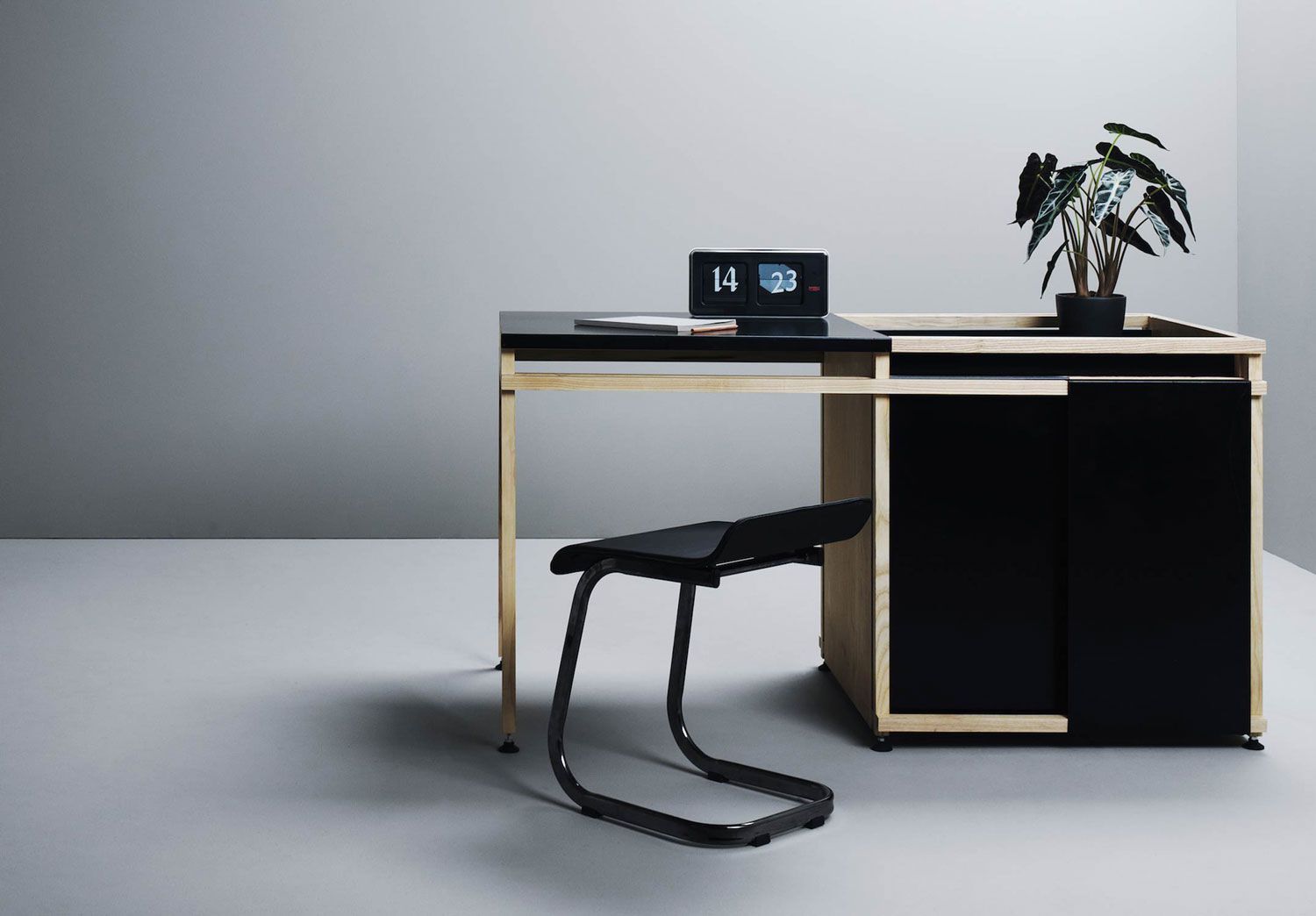 ABS настольные часы Established&Sons Font Clock ARCH-00103886 - Вид №5