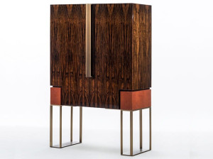 Эбеновый барный шкаф со встроенным освещением