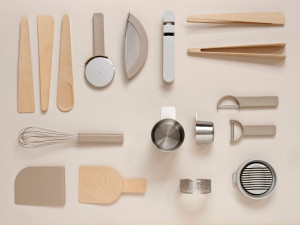 Кухонные щипцы из бука