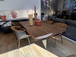 Прямоугольный стол из дерева и стекла