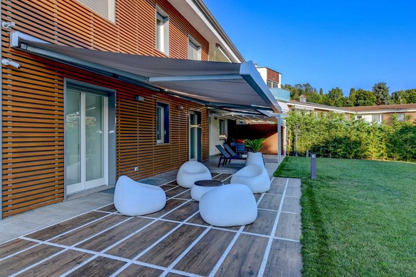 KE Outdoor Design Моторизованный тент-бокс с кронштейнами Tende a cassonetto sun-id-1435820 - Вид №13