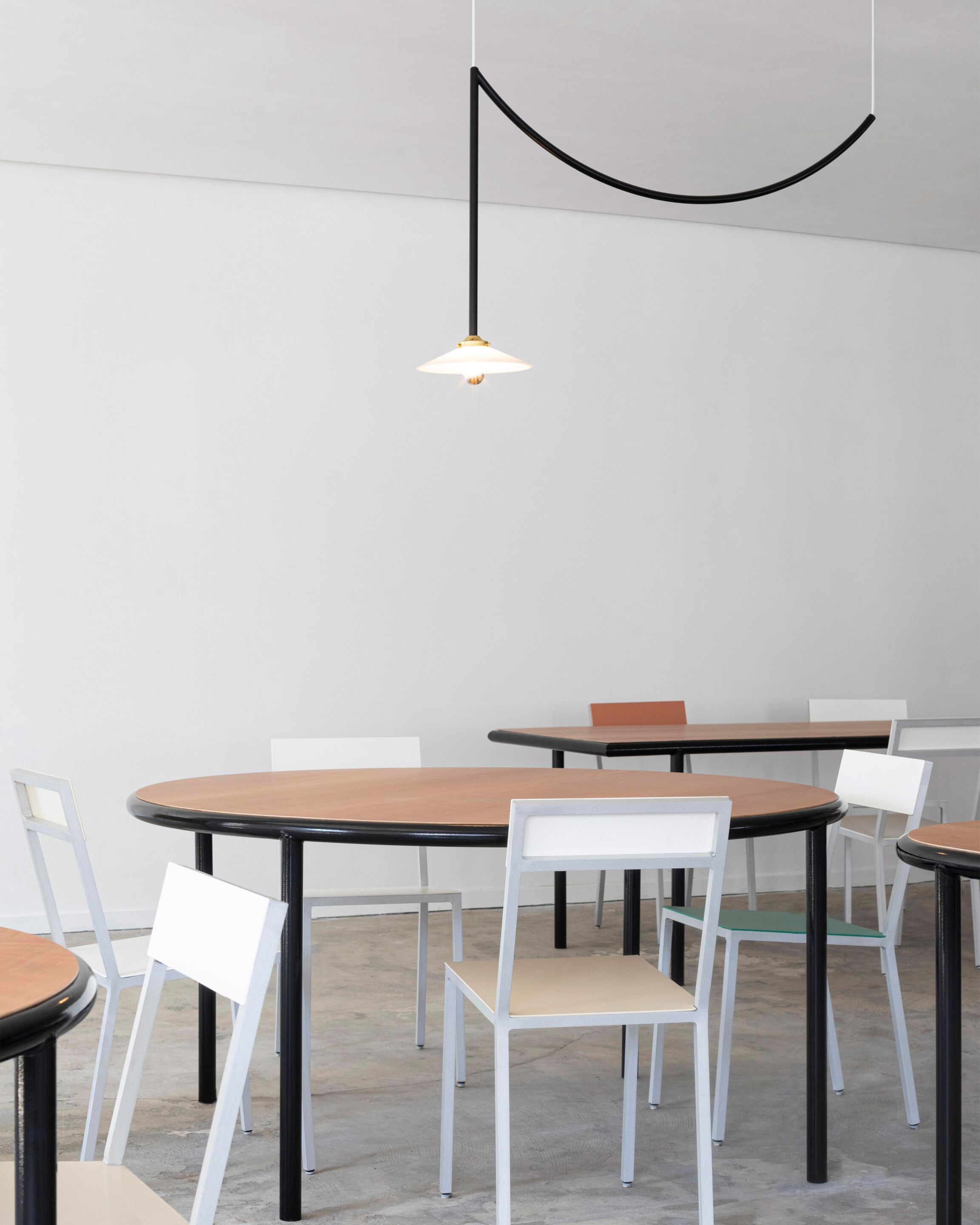 Деревянный круглый садовый стол valerie_objects WOODEN TABLE ARCH-00134709 - Вид №7