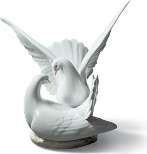 10668982 LLADRO Фигурка Lladro "Любовное гнёздышко" 25x24см Фарфор