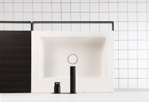 Одноместный умывальник с держателем для полотенец