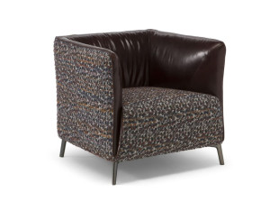 Кресло с подлокотниками из кожи и ткани