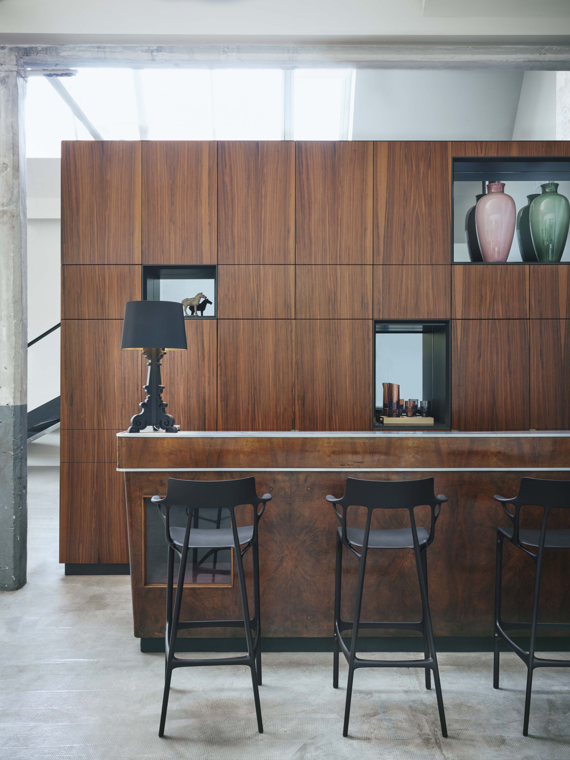 Поликарбонатная светодиодная настольная лампа с регулируемой яркостью Kartell BOURGIE ARCH-00127267 - Вид №40