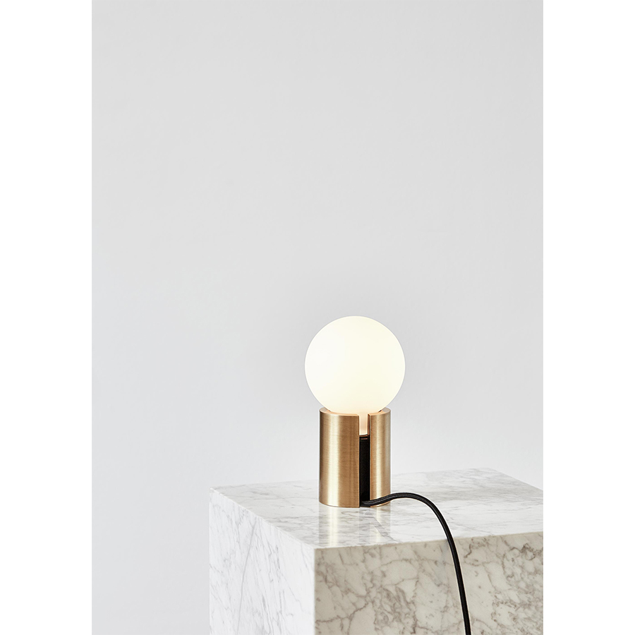 1750839 MENU Настольная лампа с розеткой  - Вид №11