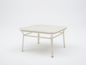 Журнальный столик для контракта