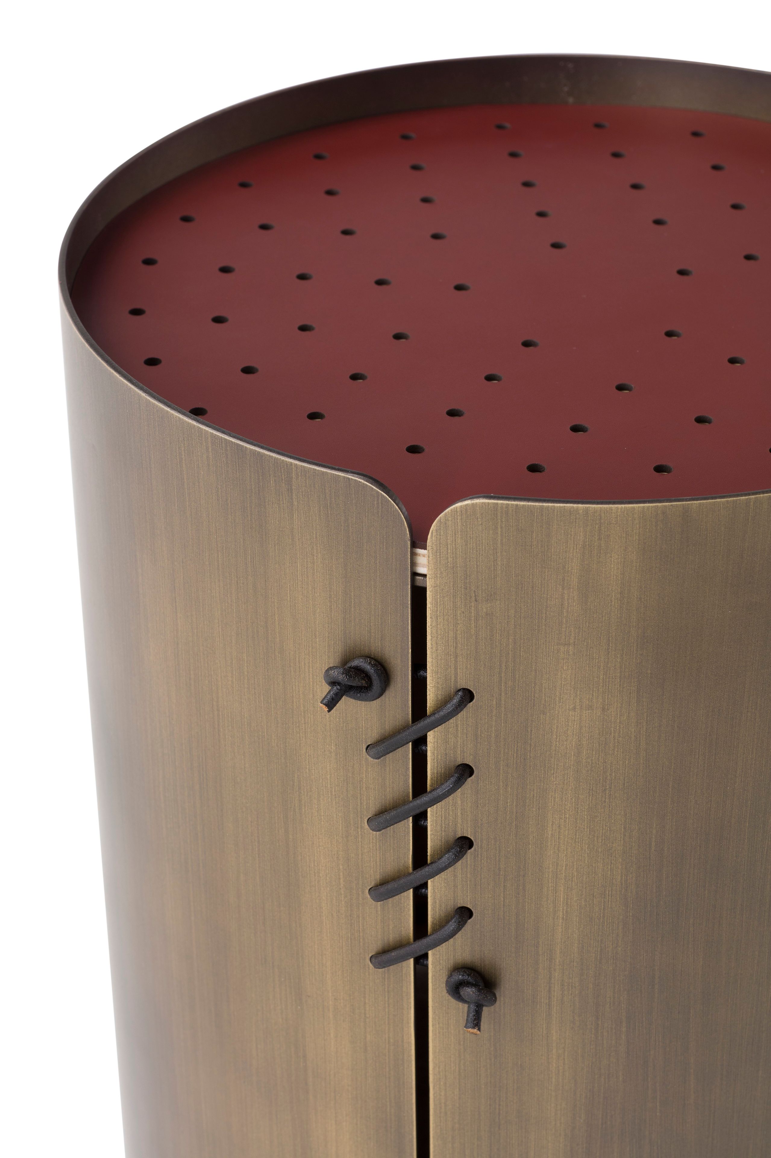 Журнальный столик с металлическим основанием и кожаным верхом Amura сита ARCH-00015307 - Вид №1