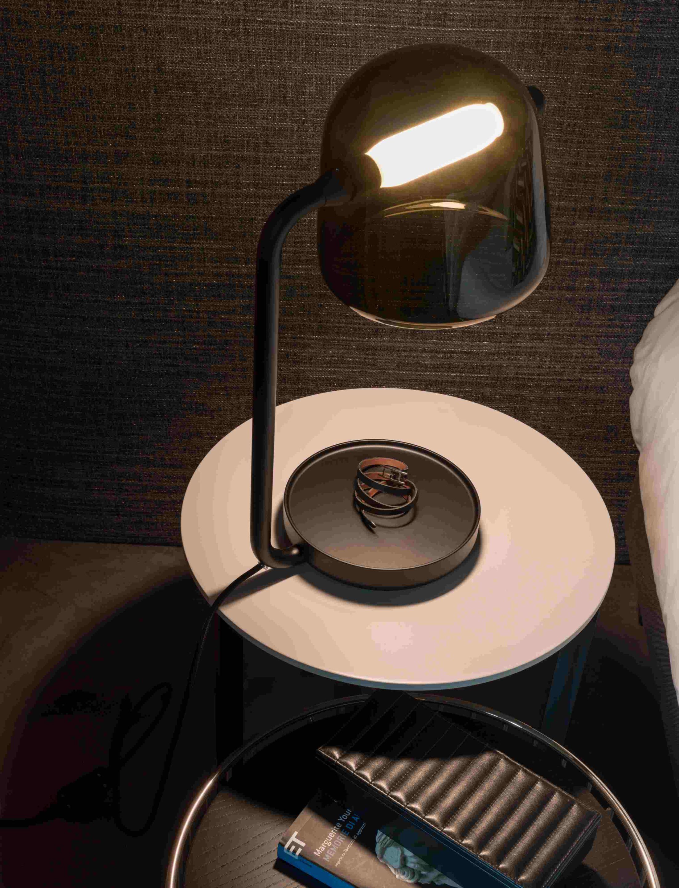 Светодиодная настольная лампа из дутого стекла с диммером BROKIS Mona ARCH-00049902 - Вид №4