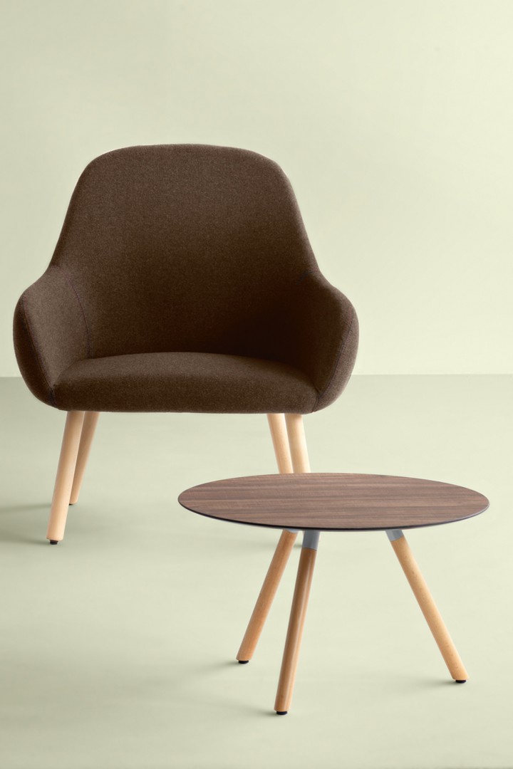 Jet 522T Журнальный столик на 3 ножках из бука. Высота 35 см. Et al. Jet - Вид №3